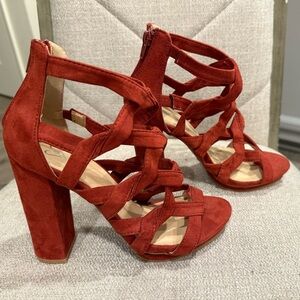 Beautiful Windsor heels 🔥🔥
